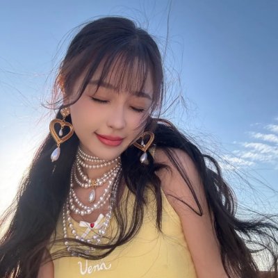 在他的阴影下